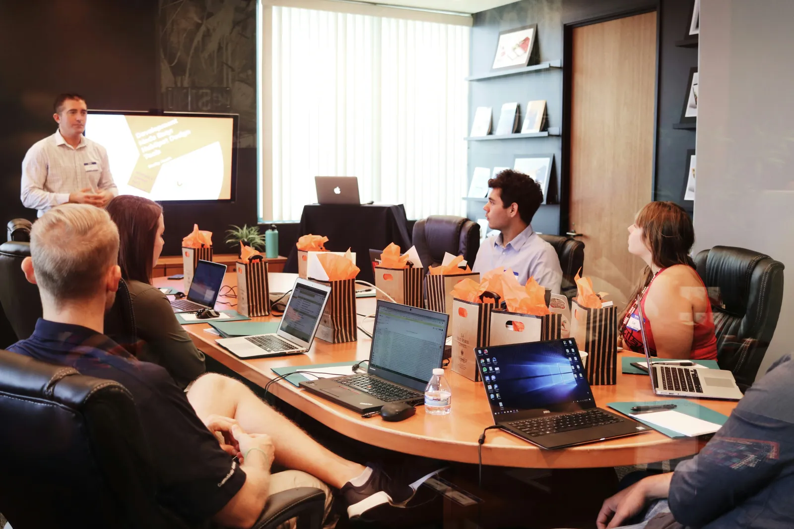 How to Choose the Right B2B Content Marketing Agency