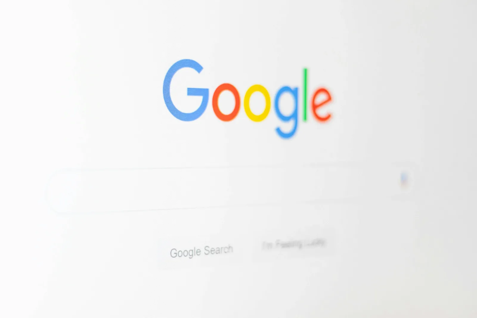 Optimizing SaaS Content for Voice Search and Mobile Devices