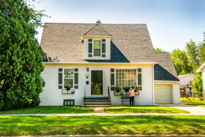 A Realtor's Guide to Email Marketing: How to Sell Homes via Email.