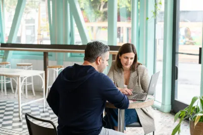 What is Personal Selling? The Art of One-to-One Persuasion