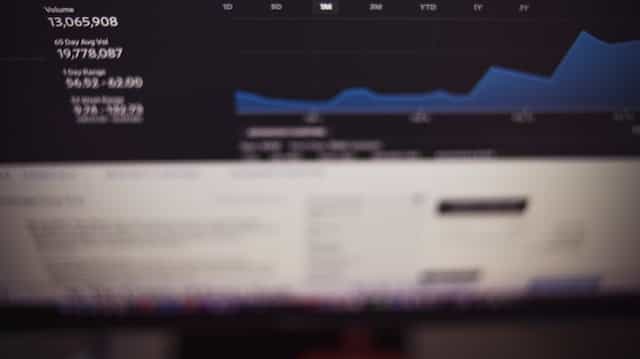 CRO Marketing: Turning Visitors into Customers with Persuasive Techniques